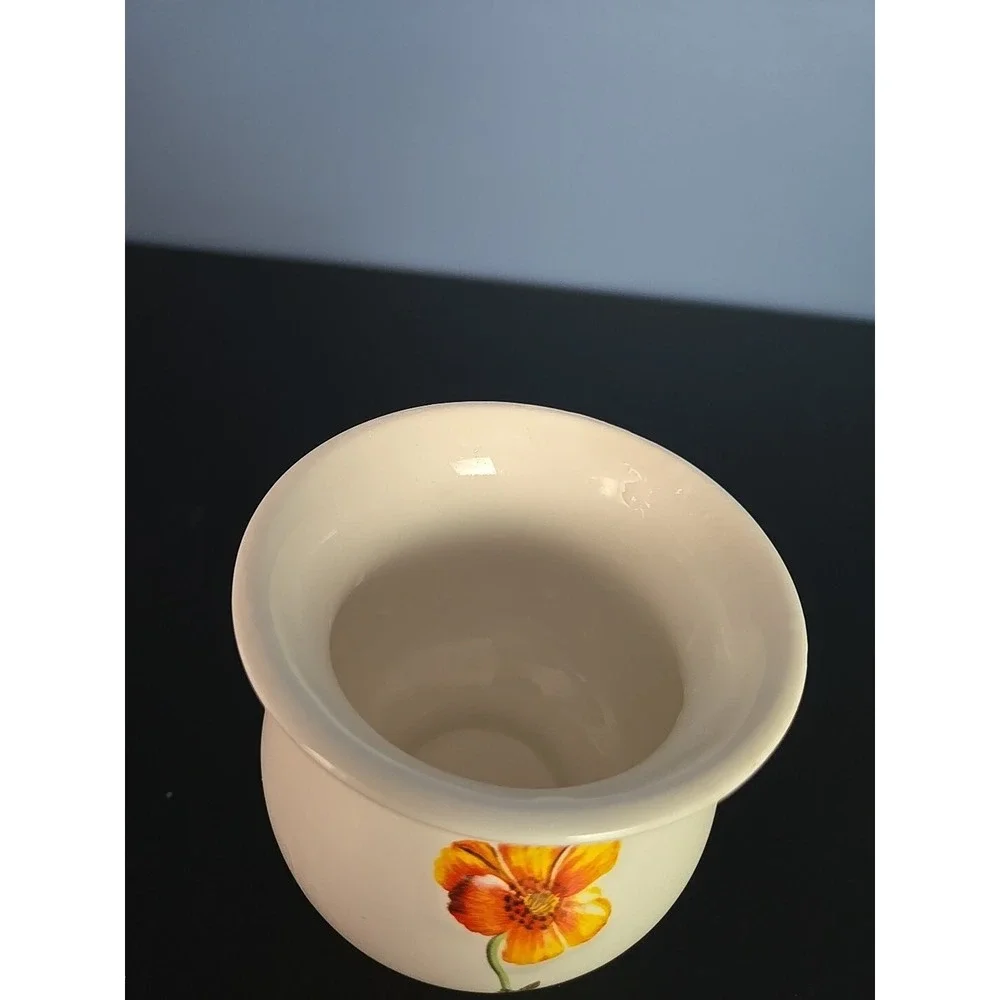 Vintage Bath and Body Works Spring‎ Floral Vase 3.5